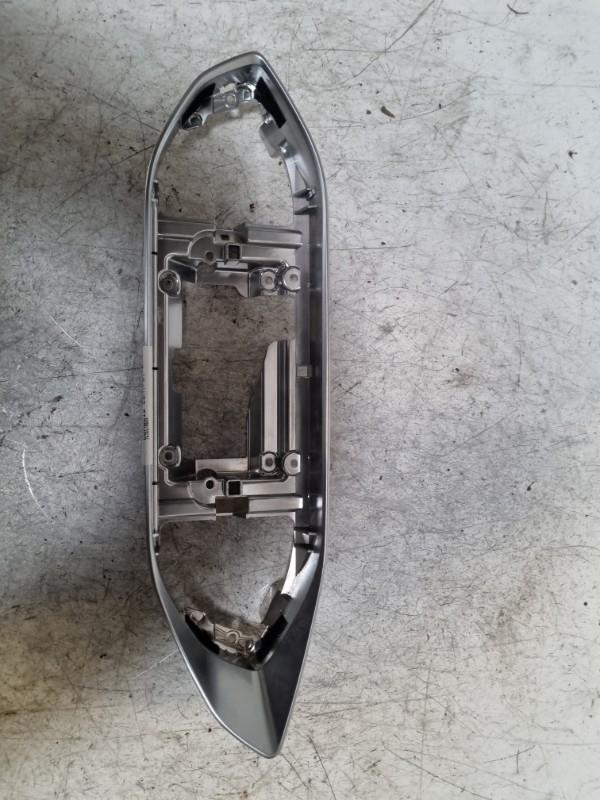 Console central (interieur plastique) PEUGEOT 308 2 PHASE 1 Diesel - 1