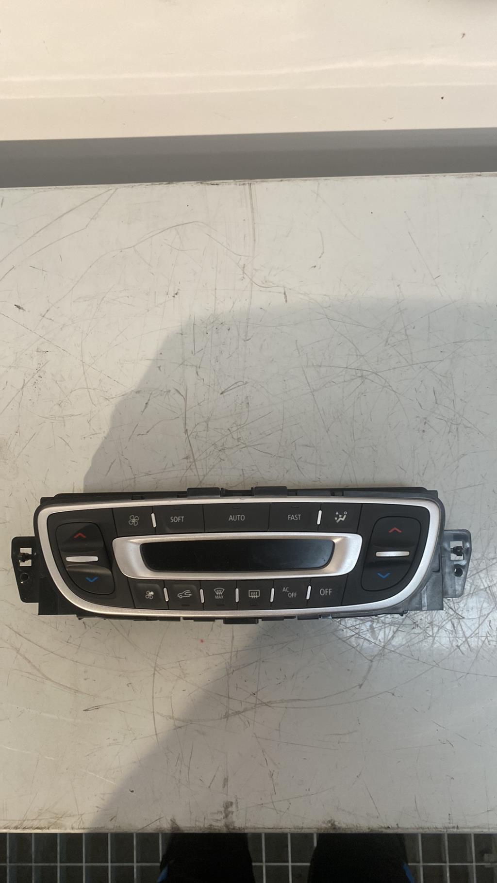 Commande chauffage RENAULT MEGANE 3 PHASE 1 COUPE  - 1