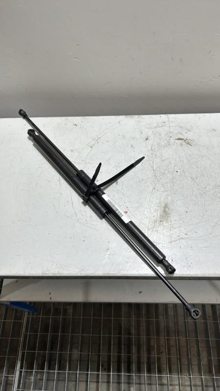 Verin de coffre PEUGEOT 206  - 1