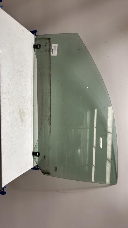 Vitre avant gauche RENAULT CLIO 3 PHASE 2  - 1