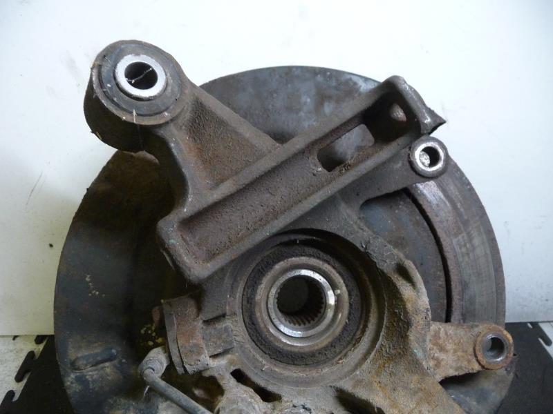 Fusee arriere gauche NISSAN X-TRAIL 1 PHASE 2 Diesel - 1