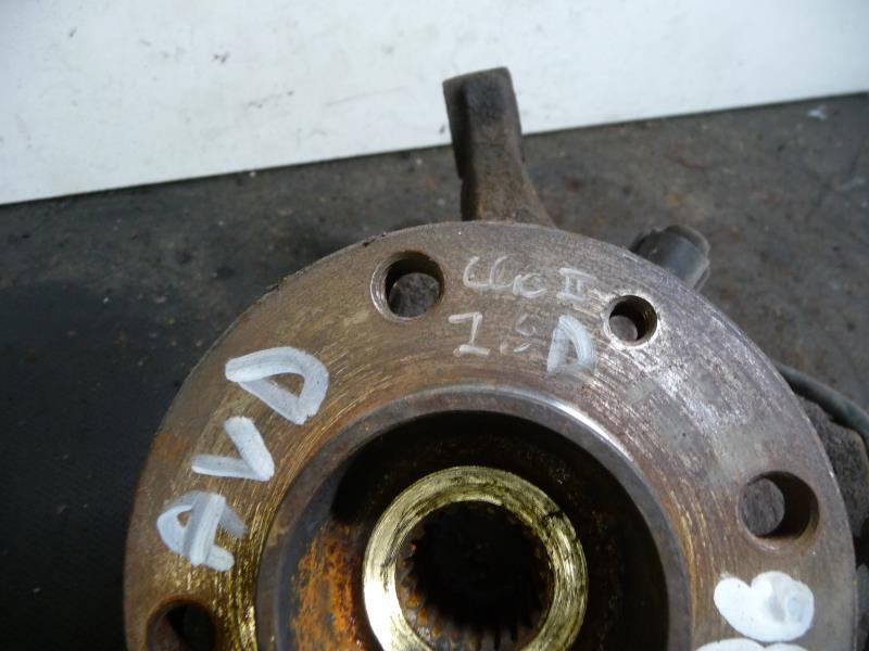 Fusee avant droit RENAULT CLIO 2 PHASE 1 Diesel - 1