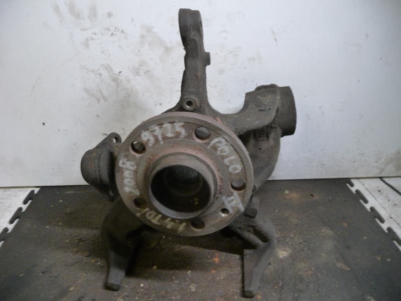 Fusee avant droit VOLKSWAGEN POLO 4 PHASE 2 Diesel - 1