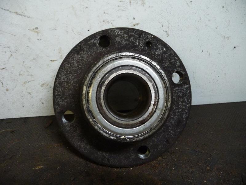Fusee arriere gauche VOLKSWAGEN POLO 3 PHASE 1 Diesel - 1