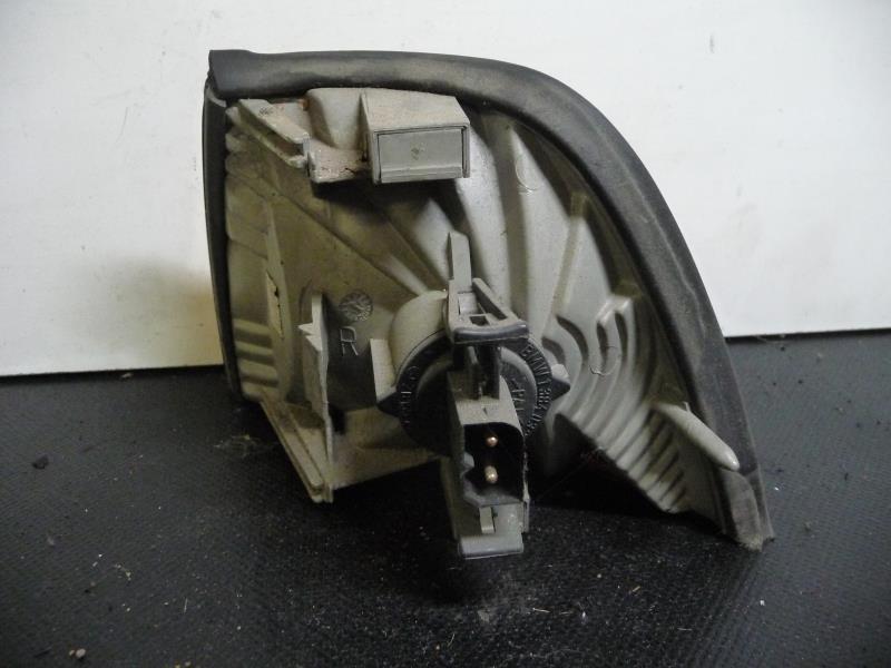 Optique avant secondaire droit (feux)(clignotant) BMW SERIE 3 E36 COMPACT Diesel - 1