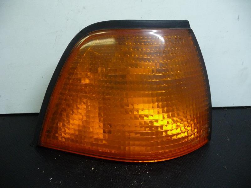 Optique avant secondaire droit (feux)(clignotant) BMW SERIE 3 E36 COMPACT Diesel - 1