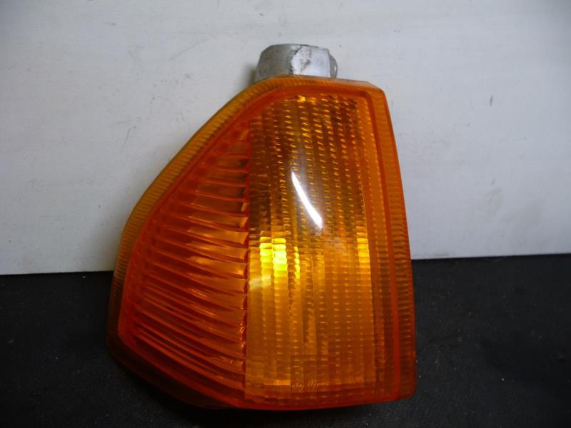 Optique avant secondaire droit (feux)(clignotant) FORD ESCORT 3 Essence - 1