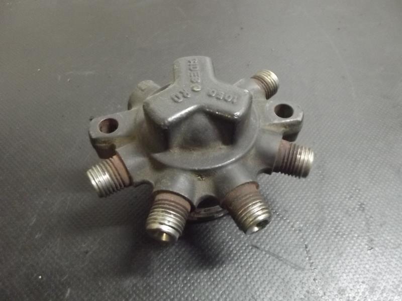 Rampe injection RENAULT MEGANE 2 PHASE 1 BREAK Diesel - 1