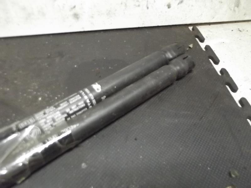 Verin de coffre FIAT PUNTO 2 PHASE 1 Essence - 1