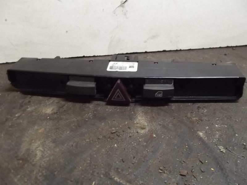 Bouton de warning OPEL ZAFIRA B PHASE 1 Diesel - 1