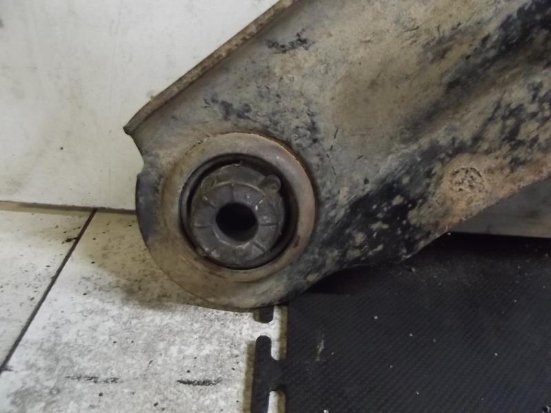 Triangle avant gauche RENAULT TRAFIC 2 PHASE 1 Diesel - 1
