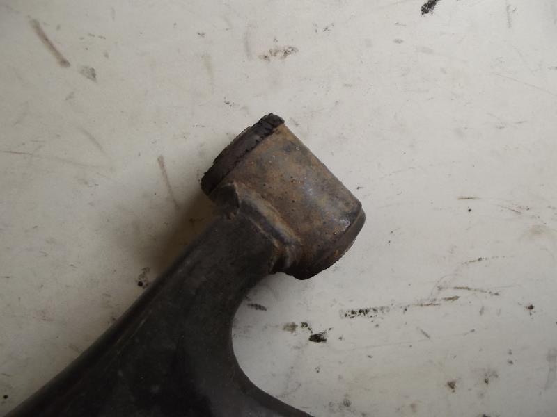 Triangle avant gauche TOYOTA RAV4 2 PHASE 1 Diesel - 1