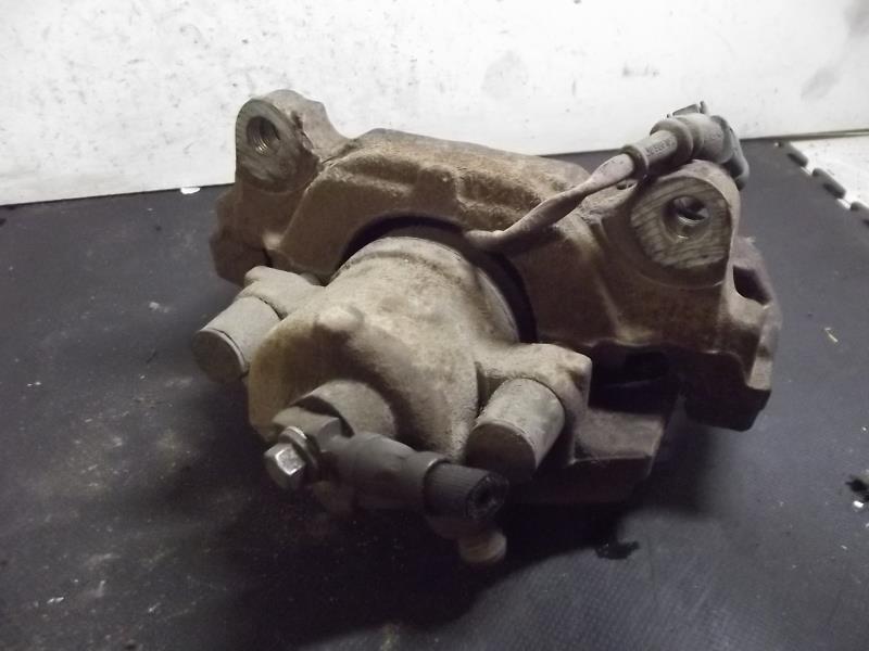 Etrier avant gauche (freinage) VOLKSWAGEN GOLF PLUS PHASE 1 Diesel - 1