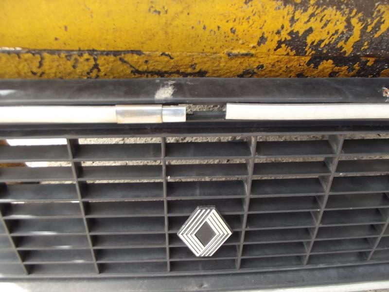 Calandre RENAULT R4 Essence - 1