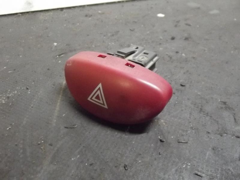 Bouton de warning PEUGEOT 206 PHASE 1 Diesel - 1
