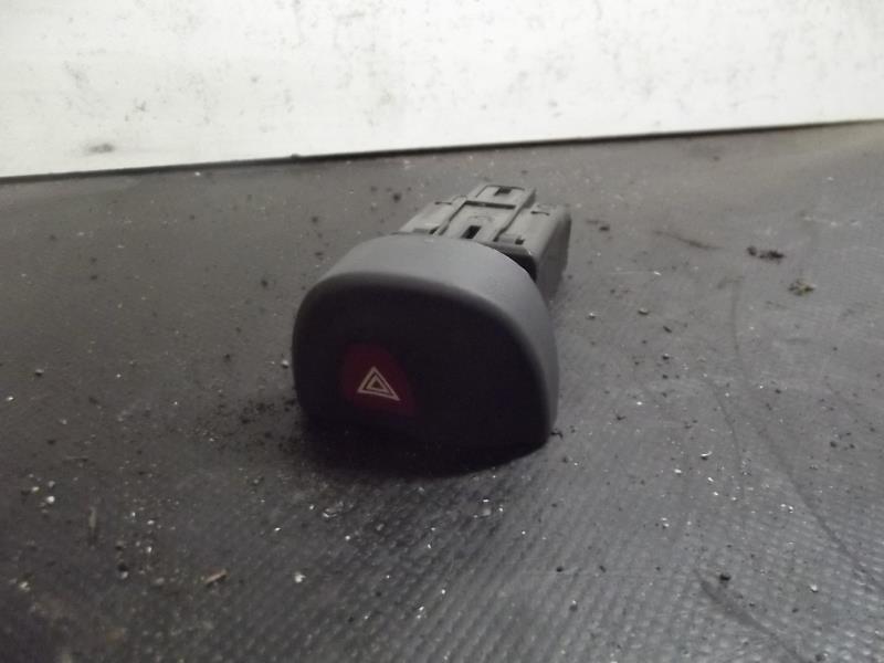 Bouton de warning RENAULT MEGANE 1 PHASE 2 Essence - 1
