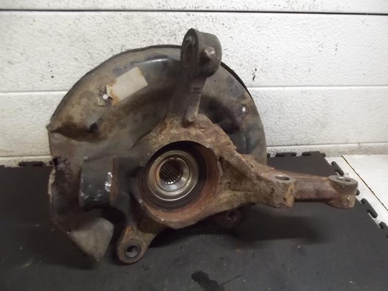 Fusee avant gauche TOYOTA YARIS 1 PHASE 1 Essence - 1