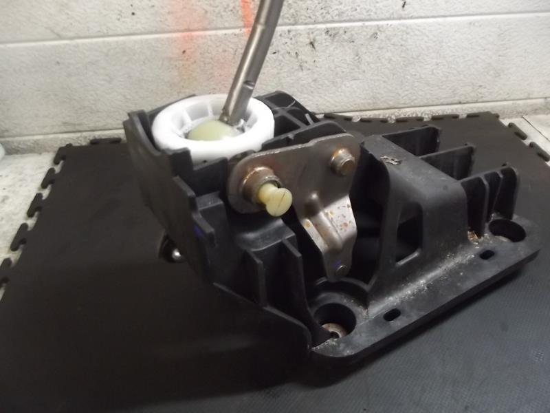 Levier de vitesses PEUGEOT 207 PHASE 1 Essence - 1