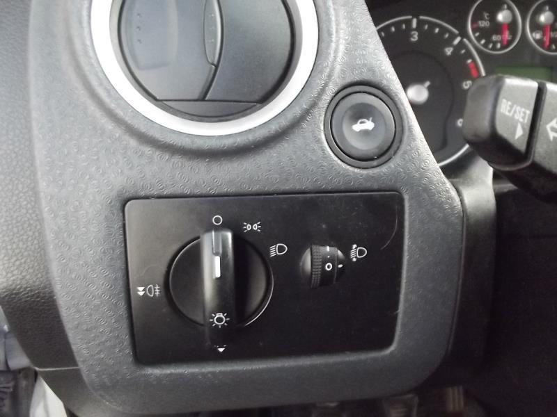 Bouton de coffre FORD FUSION PHASE 2 Diesel - 1