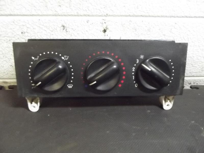 Commande chauffage RENAULT MEGANE 1 PHASE 1 Essence - 1