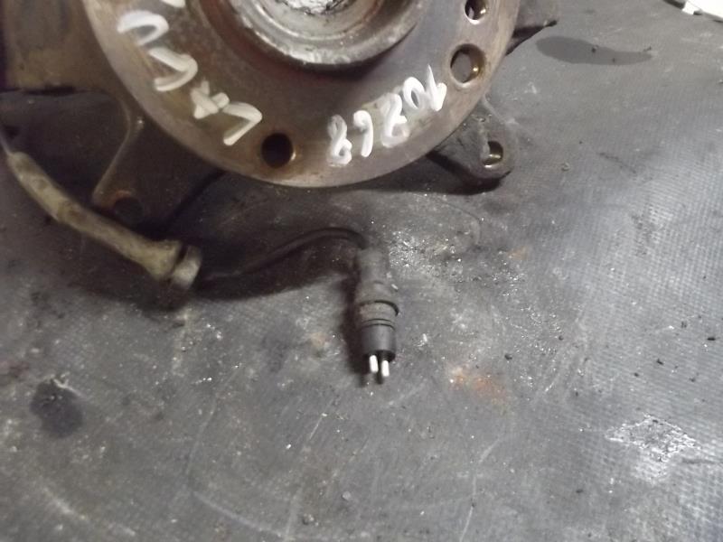 Fusee avant gauche RENAULT LAGUNA 2 PHASE 2 BREAK Diesel - 1