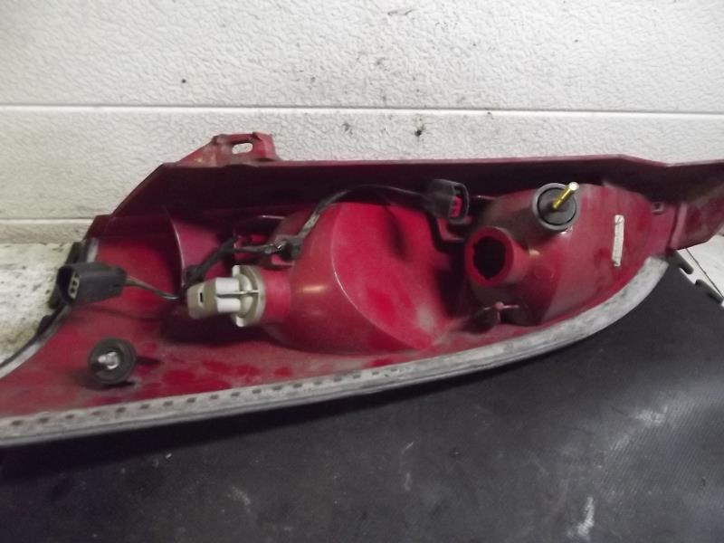 Feu arriere principal gauche (feux) FORD FOCUS 1 Essence - 1