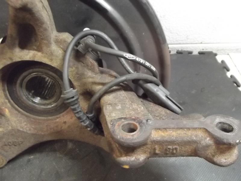 Fusee avant gauche DACIA DUSTER 1 PHASE 2 Essence - 1
