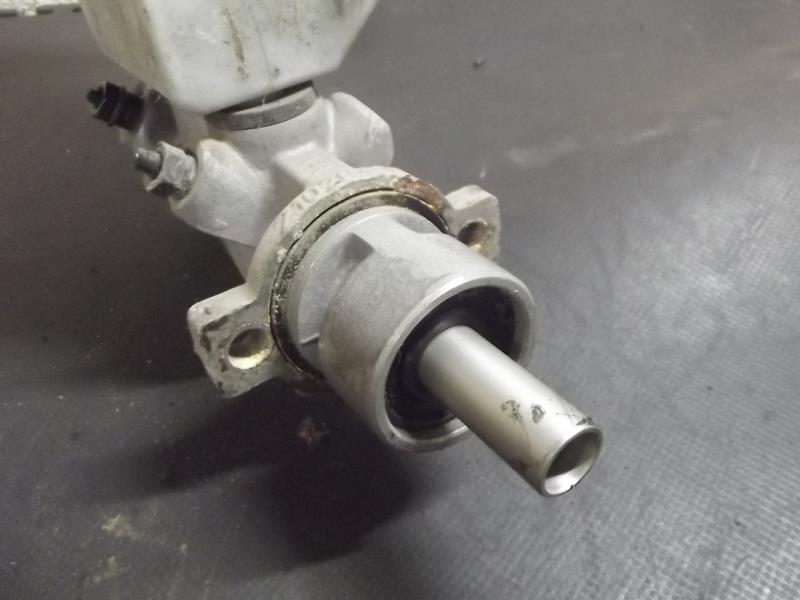 Maitre cylindre (freinage) RENAULT CLIO 2 PHASE 1 Essence - 1