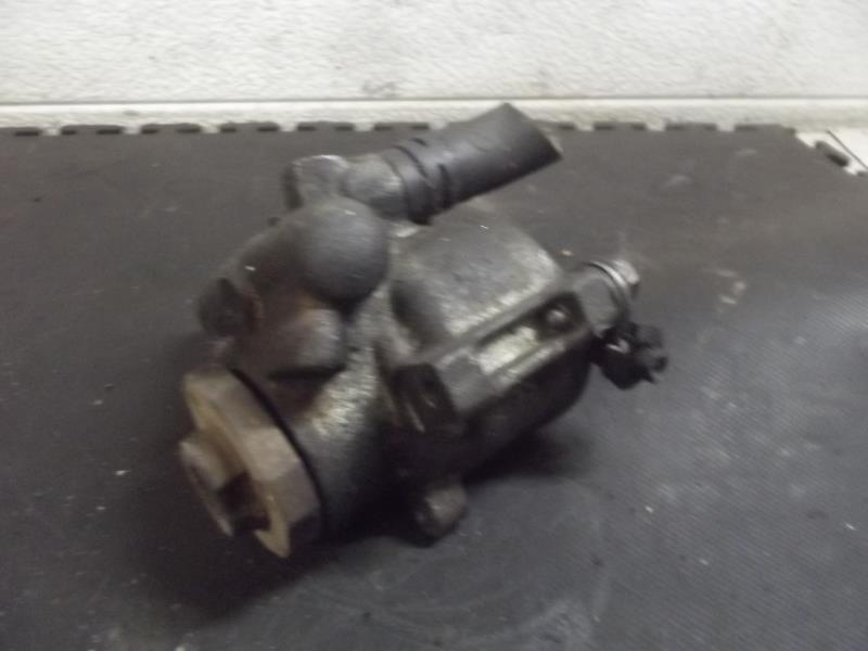 Pompe de direction VOLKSWAGEN POLO 3 PHASE 2 Essence - 1