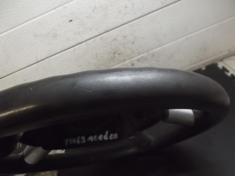 Volant FORD MONDEO 2 Essence - 1