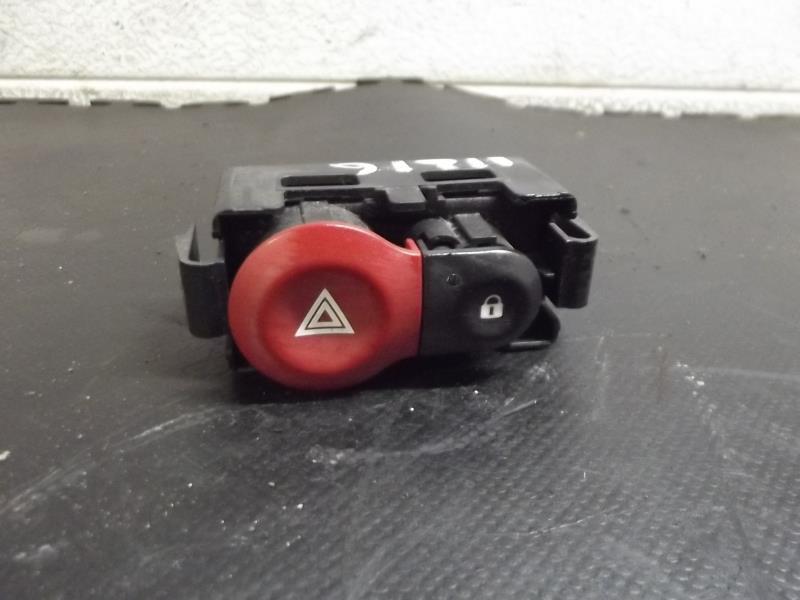 Bouton de warning RENAULT CLIO 3 PHASE 1 Diesel - 1