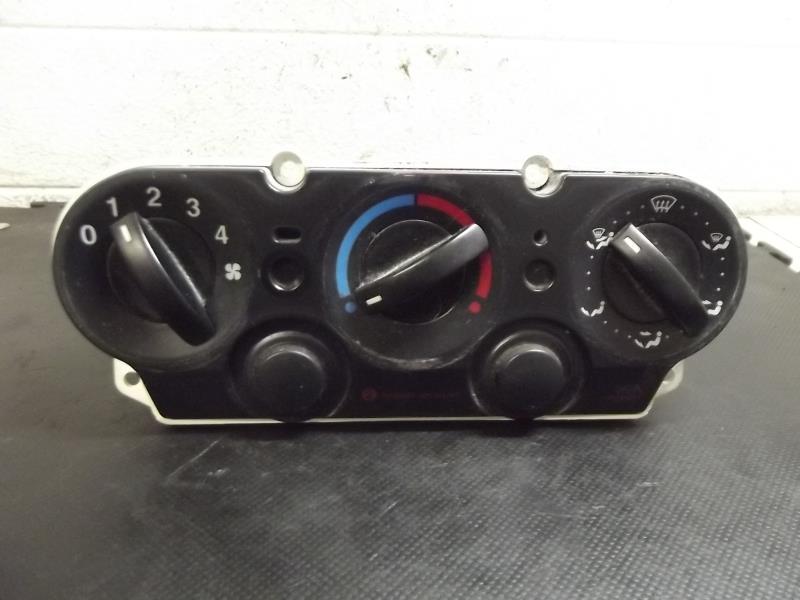Commande chauffage FORD FIESTA 5 PHASE 1 Essence - 1