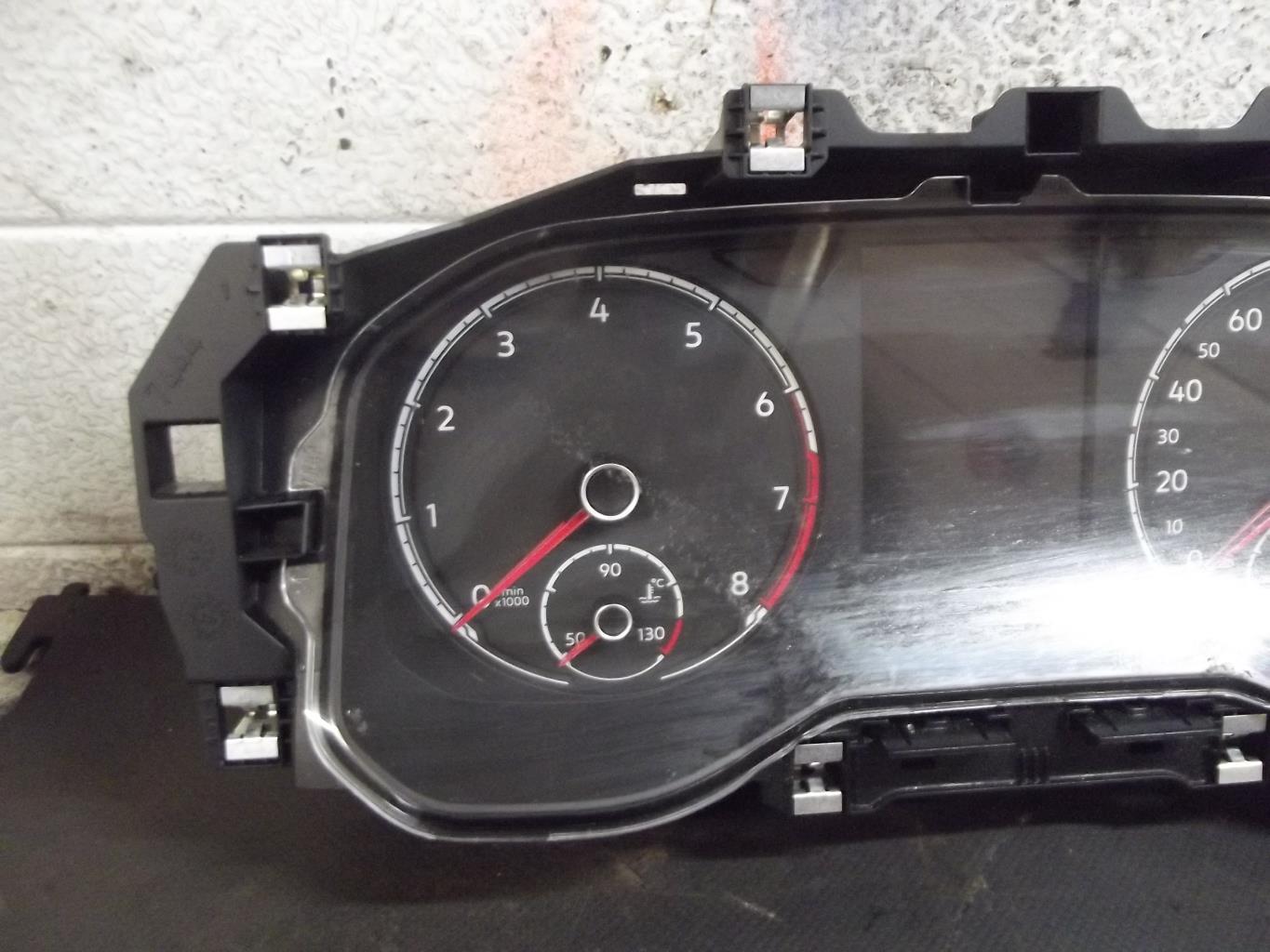Compteur VOLKSWAGEN POLO 6 PHASE 1 Essence - 1