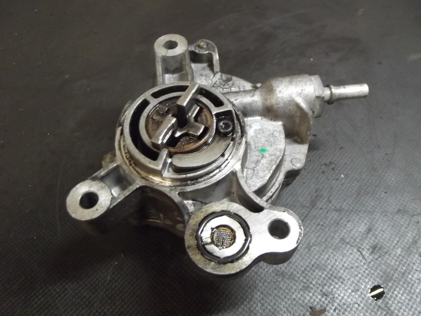 Pompe à vide PEUGEOT 407 PHASE 1 BREAK Diesel - 1