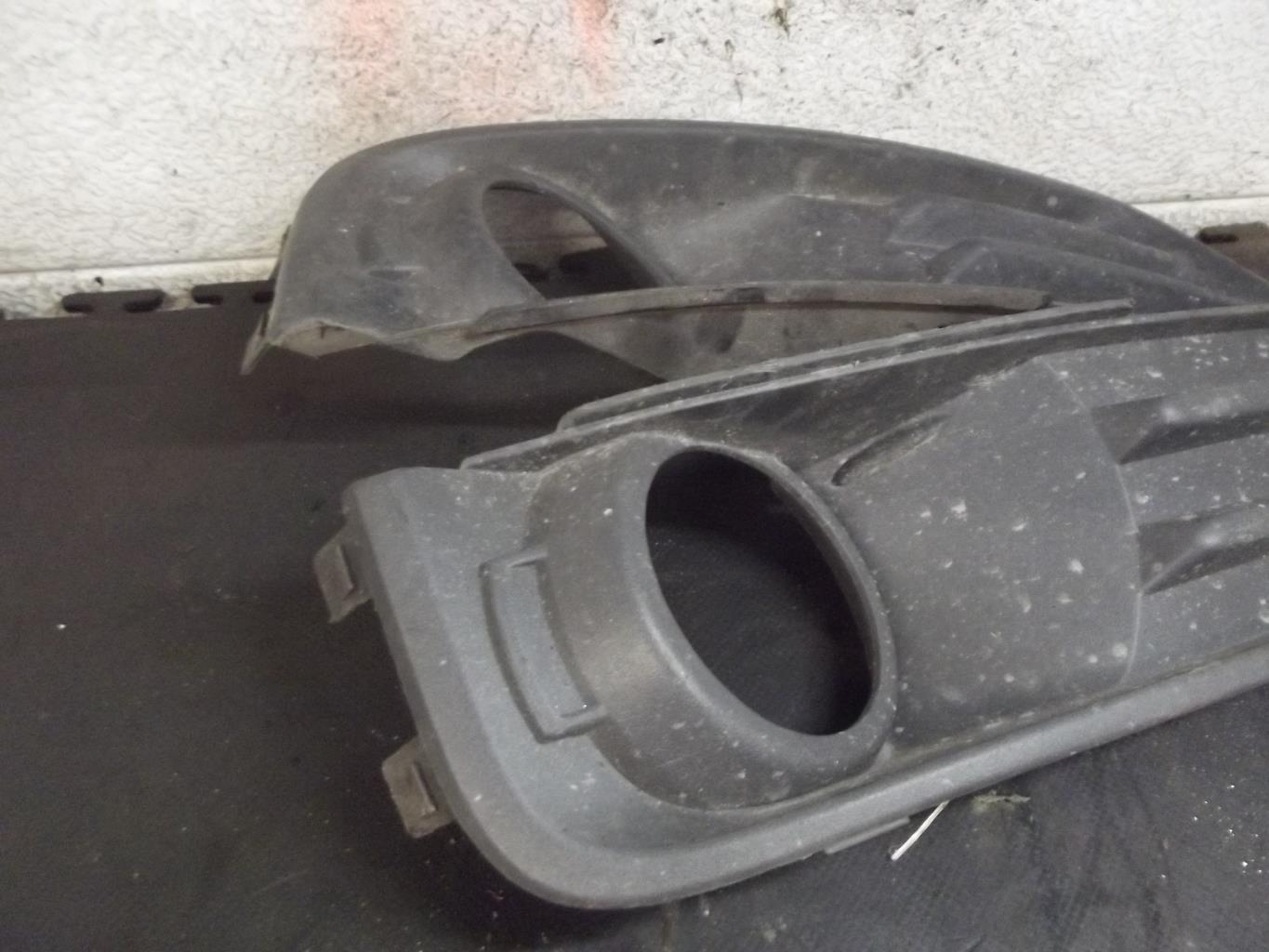 Enjoliveur anti brouillard FORD C-MAX 1 PHASE 1 Diesel - 1