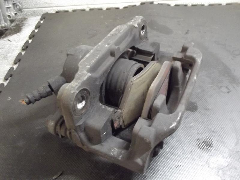 Etrier avant gauche (freinage) RENAULT MEGANE 2 PHASE 1 Essence - 1