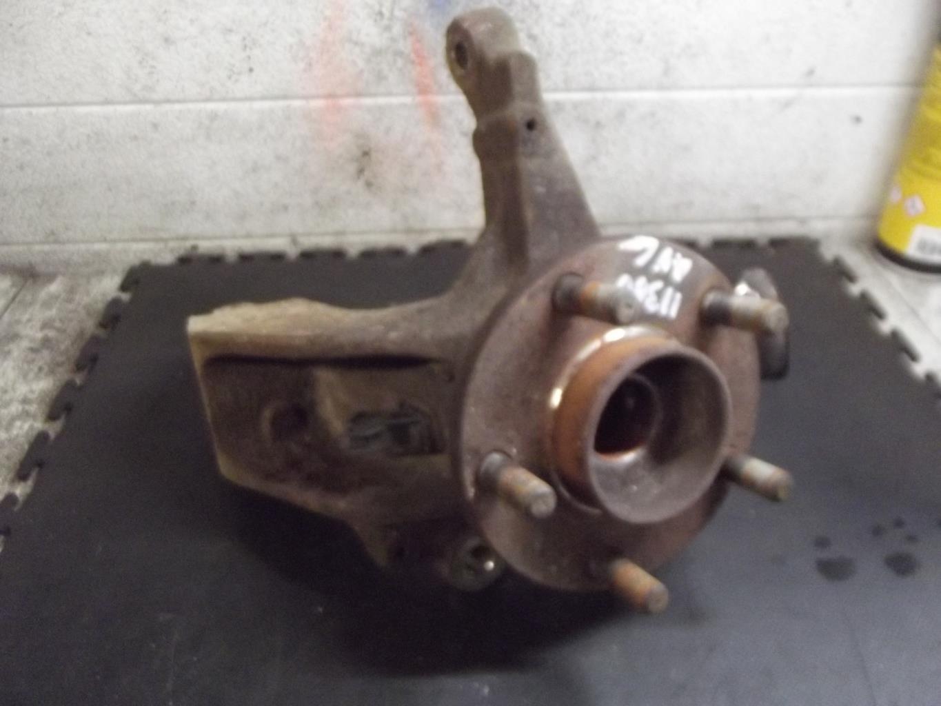 Fusee avant gauche FORD FOCUS 2 PHASE 1 BREAK Diesel - 1