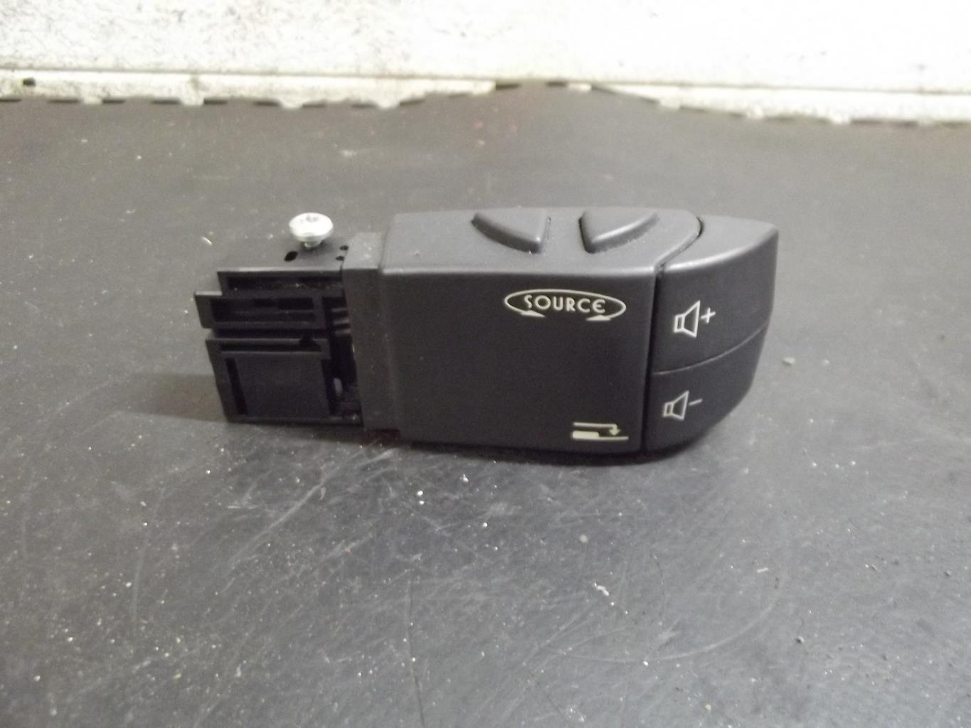 Commande autoradio RENAULT LAGUNA 2 PHASE 1 Diesel - 1