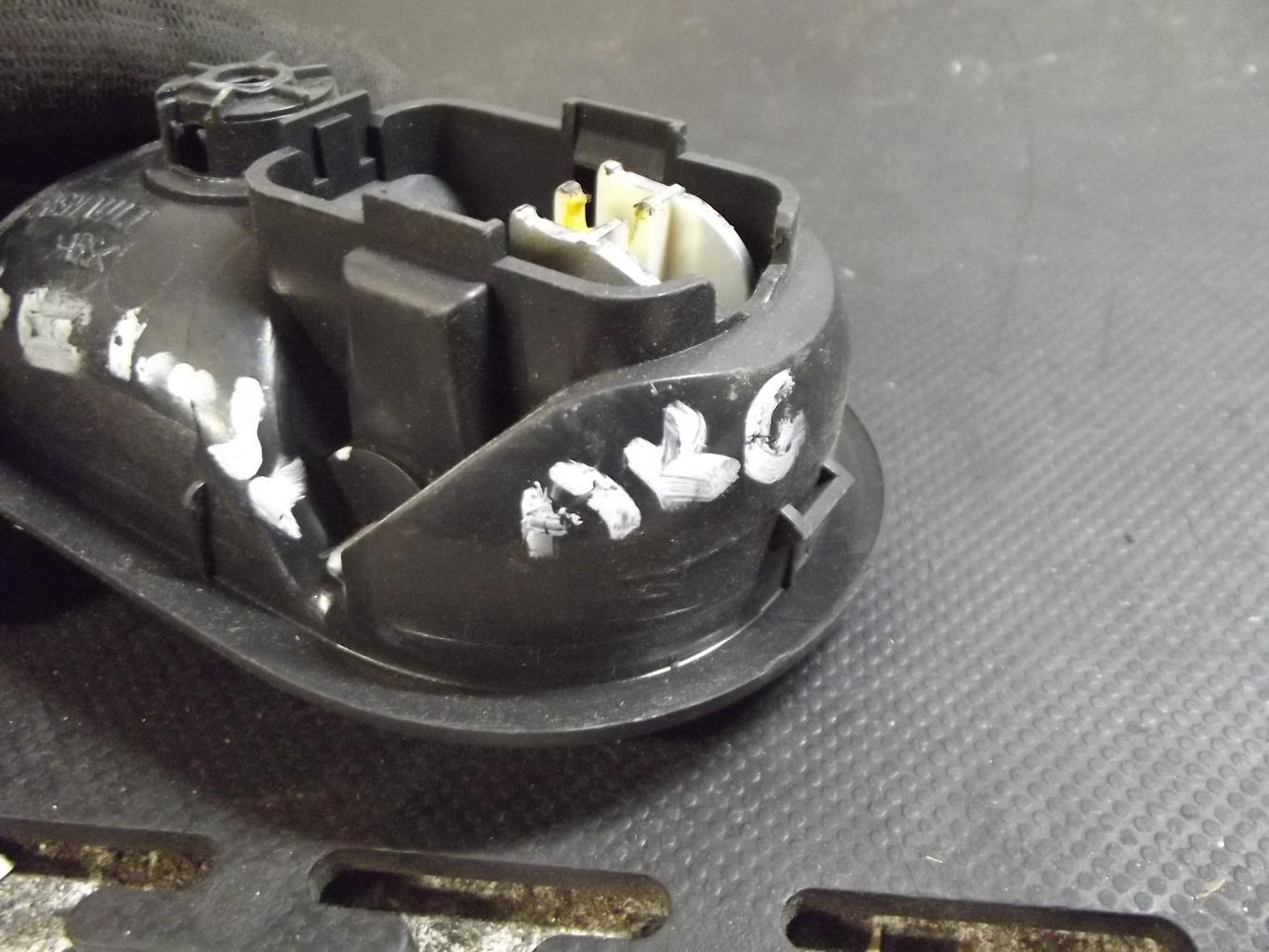 Poignee interieur arriere gauche RENAULT CLIO 3 PHASE 1 BREAK Diesel - 1