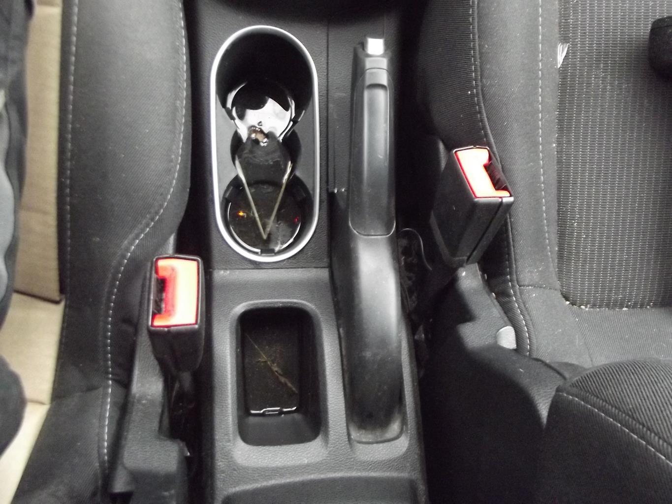 Attache ceinture avant droit FORD B-MAX Essence - 1