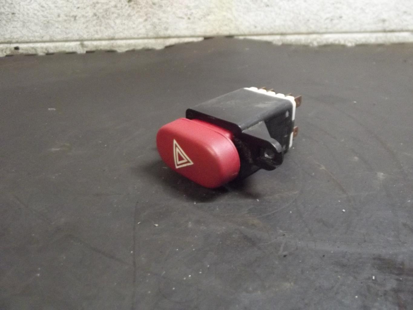 Bouton de warning RENAULT LAGUNA 1 PHASE 2 Diesel - 1