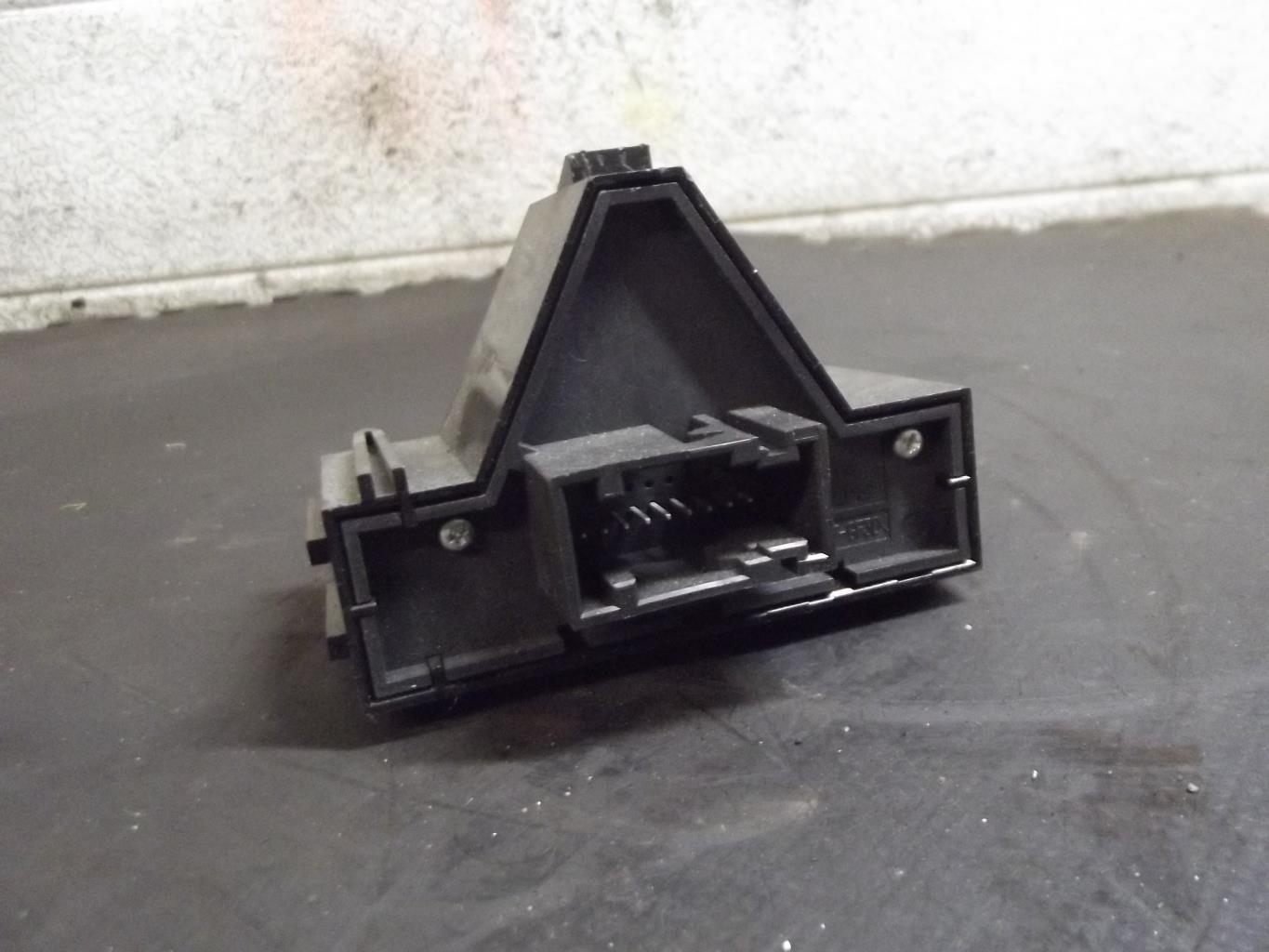Bouton de warning OPEL CORSA D PHASE 1 Diesel - 1