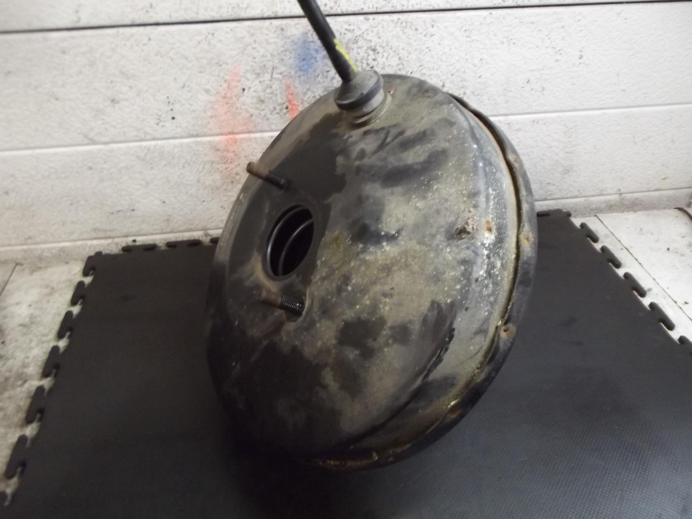 Servo frein TOYOTA YARIS 2 PHASE 1 Essence - 1