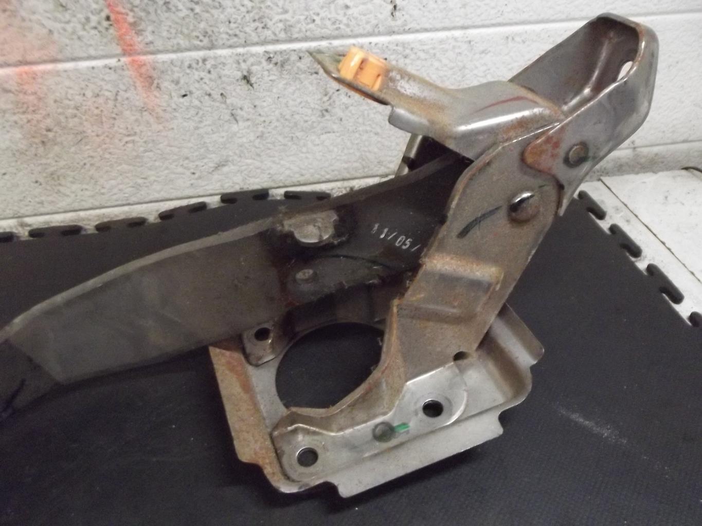 Pedale de frein MITSUBISHI L 200 3 Diesel - 1