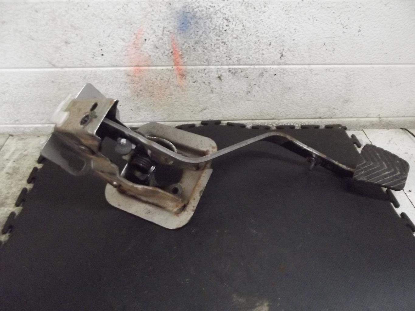 Pedale d'embrayage MITSUBISHI L 200 3 Diesel - 1