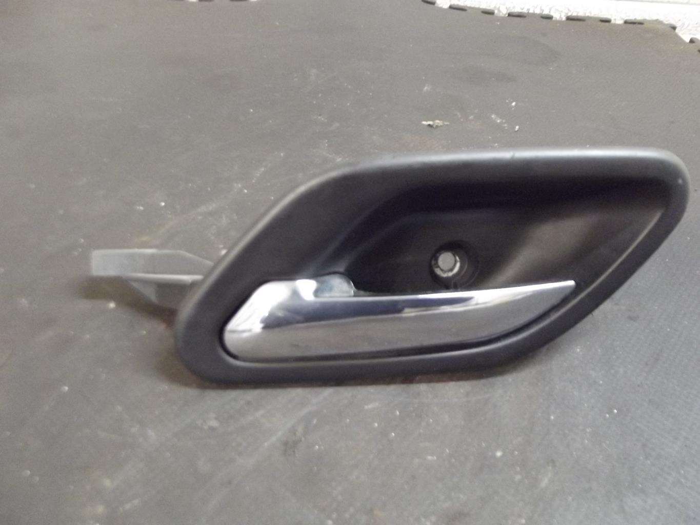 Poignee interieur arriere gauche BMW SERIE 5 E39 PHASE 2 Diesel - 1