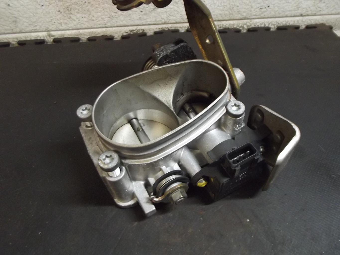 Boitier papillon RENAULT LAGUNA 1 PHASE 1 Essence - 1
