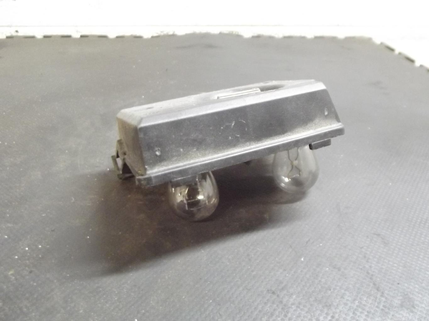 Platine feu arriere droit AUDI 80 3 PHASE 2 Essence - 1