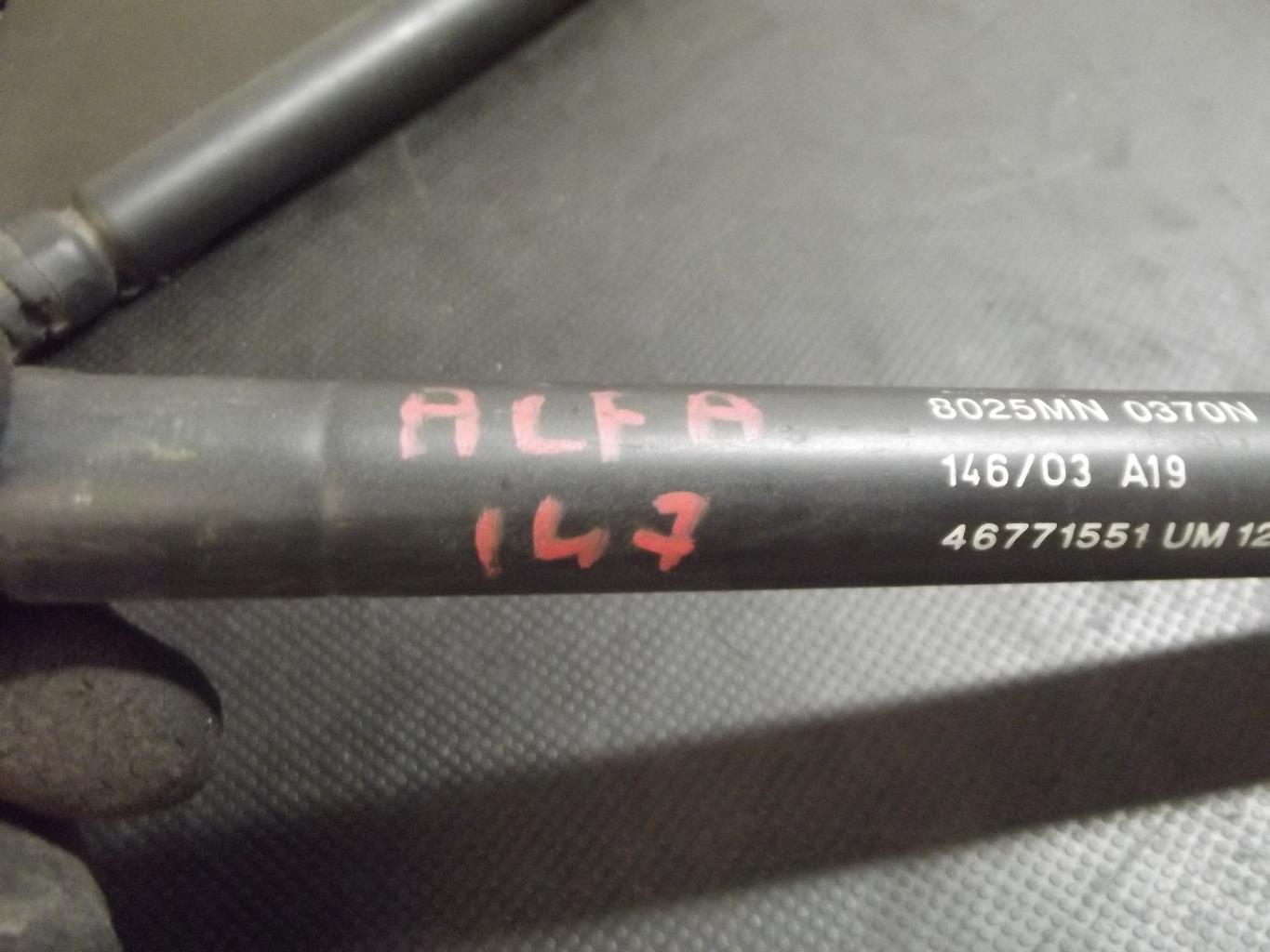 Verin de coffre ALFA ROMEO 147 PHASE 1 Essence - 1