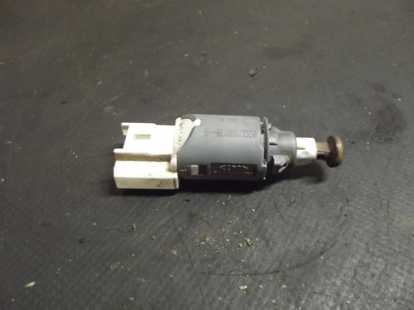 Contacteur feu stop RENAULT MEGANE 2 PHASE 1 Essence - 1